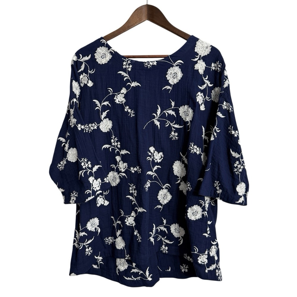 Soft Surroundings top women's small blue white floral embroidered boho cottage